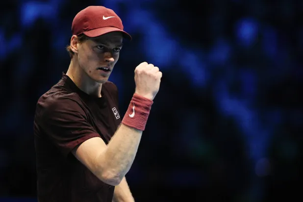 الإيطالي يانيك سينر يواصل التألق في تورينو (د.ب.أ)