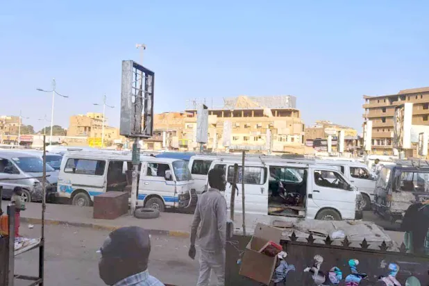 وسط العاصمة الخرطوم عاد إلى الحياة فيما تبحث السلطات سبل إصلاح المرافق الاستراتيجية (الشرق الأوسط)