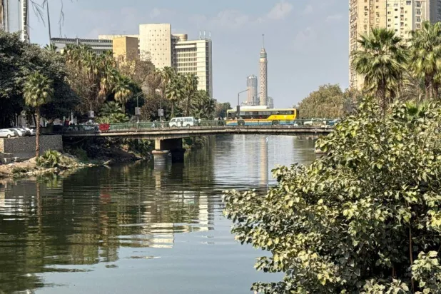 المصريون يترقبون زيادة في أسعار الاتصالات (تصوير عبد الفتاح فرج)