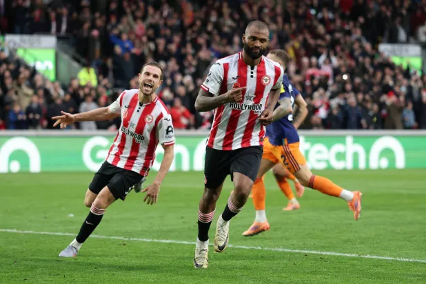 نجح تياغو في خطف الأضواء في الجولات الأولى من الدوري الإنجليزي هذا الموسم (رويترز)