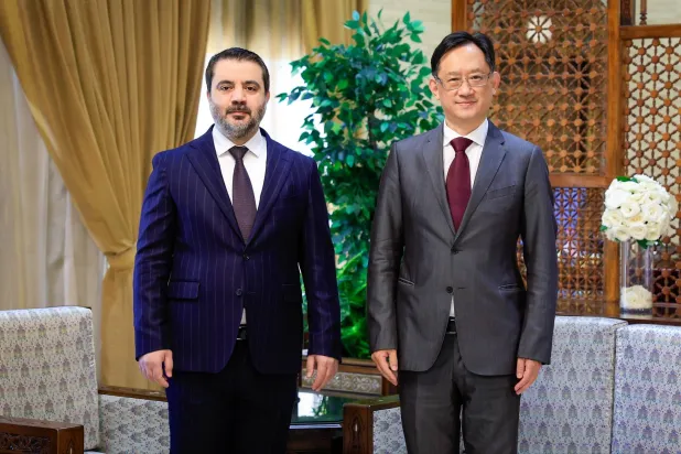 وزير الخارجية أسعد الشيباني استقبل في دمشق سفير جمهورية الصين الشعبية لدى سوريا شي هونغوي خلال يونيو الماضي (الخارجية السورية)