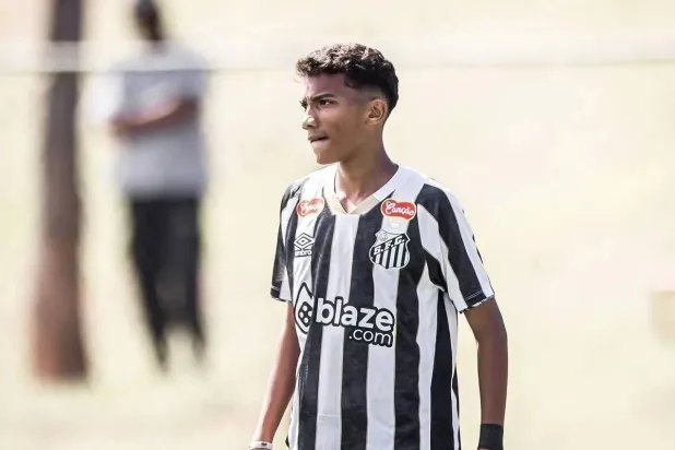  روبسون جونيور نجم سانتوس الصاعد (سي إن إن)