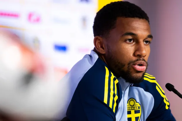 السويدي ألكسندر إيزاك مهاجم فريق ليفربول (أ.ب)