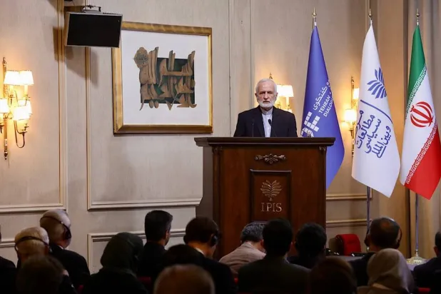 خرازي يلقي كلمة في منتدى طهران للحوار الذي تنظمه وزارة الخارجية الإيرانية الأحد (جماران)