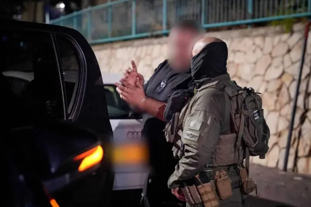 2024’te İran adına casusluk şüphesiyle gözaltına alınan bir kişinin İsrail polisi tarafından paylaşılan fotoğrafı (Arşiv)