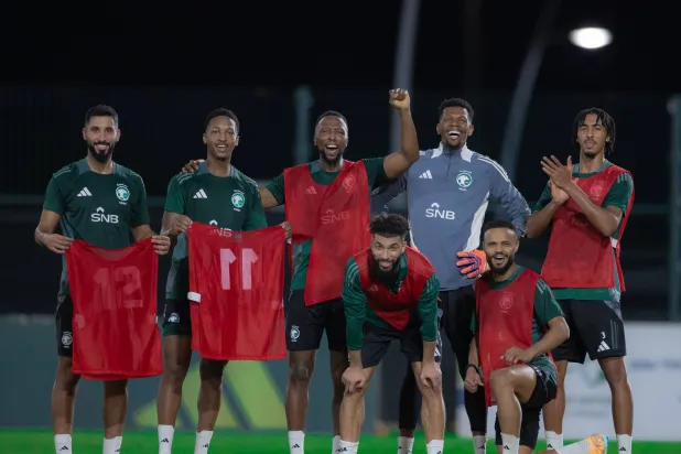 الأخضر يواصل تحضيراته لمواجهة الجزائر (المنتخب السعودي) 
