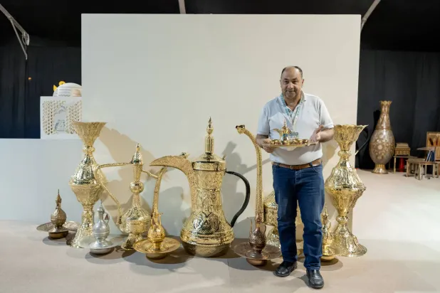 عثمان شبعانية يؤكد أنه ورغم تغيّر الزمن حافظت الحرف اليدوية السورية على حضورها (هيئة التراث)