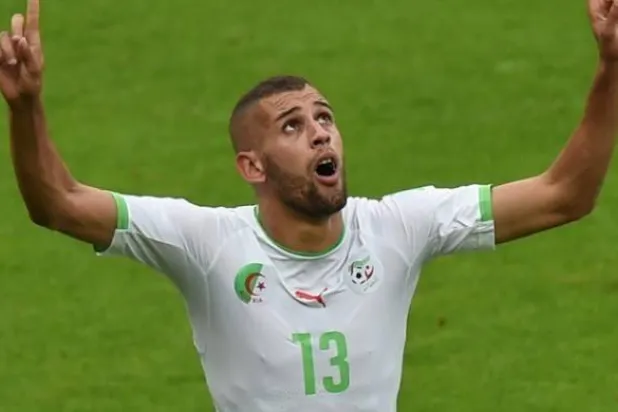 المهاجم الجزائري المخضرم إسلام سليماني (منتخب الجزائر)