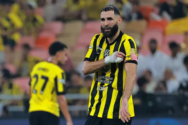 كريم بنزيمة نجم وقائد نادي الاتحاد (رويترز)