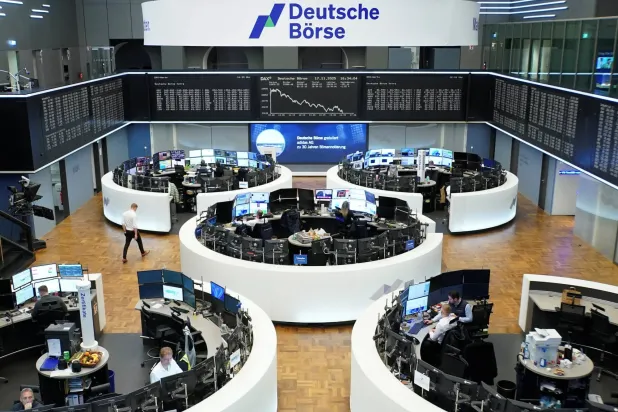 مخطط مؤشر الأسهم الألماني «داكس» في بورصة فرانكفورت (رويترز)