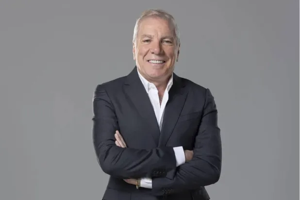 علي جابر يشن هجوماً على فناني الصف الأول (إم بي سي)

