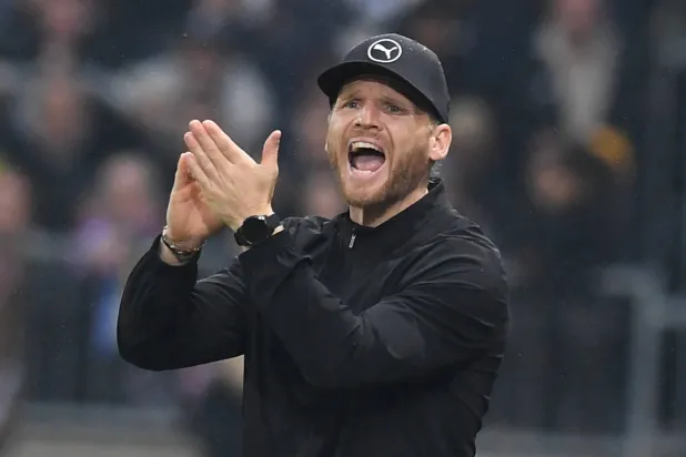 يوجين بولانسكي مدرب بوروسيا مونشنغلادباخ (د.ب.أ)