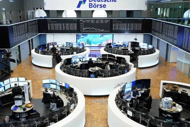 مخطط مؤشر الأسهم الألماني «داكس» في بورصة فرنكفورت (رويترز)
