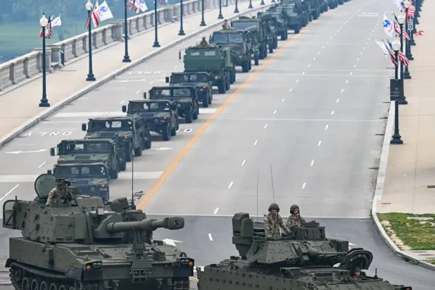 Askerî geçit töreninde ABD ordusu tankları (AFP)