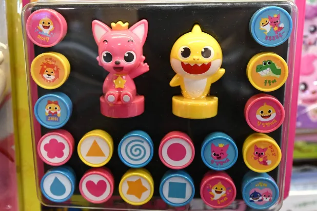 إيقاع طفولي اخترق العالم (أ.ب.ف)