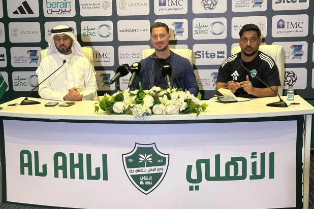 يايسله خلال المؤتمر الصحافي (الشرق الأوسط)