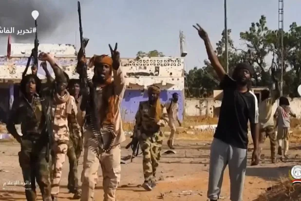 مقاتلون من «الدعم السريع» في الفاشر(أ.ف.ب)