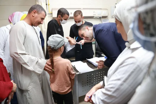 الدكتور محمد الطيب نائب وزير الصحة المصري يزور وحدة صحية معنية بالأسرة (وزارة الصحة)
