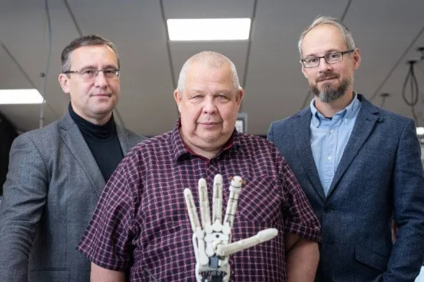 عدد من أفراد الفريق البحثي (جامعة لوبورو)