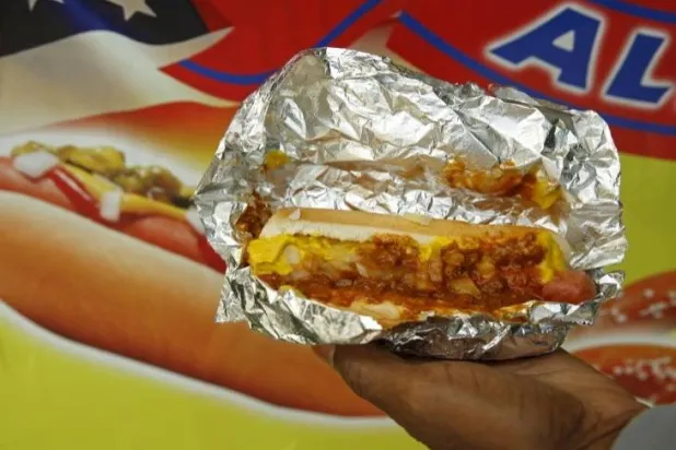 الاستهلاك العالمي للأطعمة فائقة المعالجة يتزايد (رويترز)