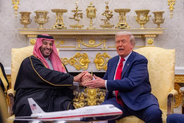 الأمير محمد بن سلمان والرئيس دونالد ترمب خلال لقائهما في المكتب البيضاوي بالبيت الأبيض الثلاثاء (واس)