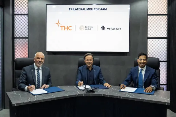 «الطائرات المروحية» و«البحر الأحمر الدولية» و«آرتشر» تطلق النقل الجوي بطائرات كهربائية عمودية