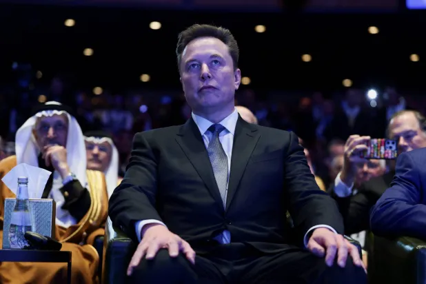 الملياردير الأميركي إيلون ماسك يحضر منتدى الاستثمار الأميركي السعودي في واشنطن (رويترز)