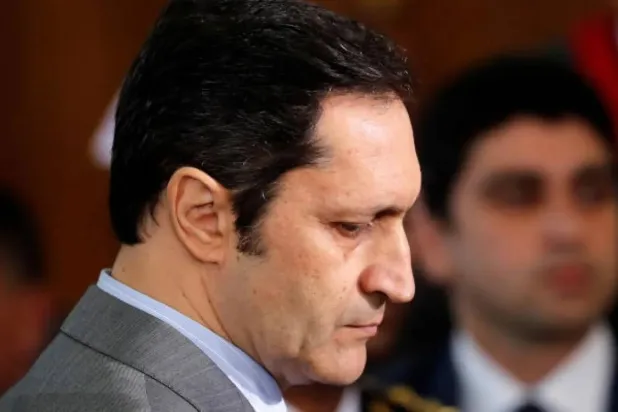 تراشق بين علاء مبارك وبرلماني مصري هنأ السيسي بعيد ميلاده