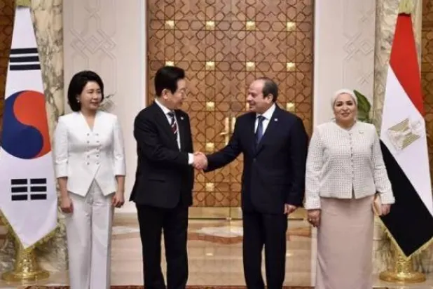 Egyptian President Abdel Fattah El-Sisi and First Lady, Entissar, received on Thursday in Cairo South Korean President Lee Jae Myung, and First Lady Kim Hea Kyung (Egyptian Presidency)