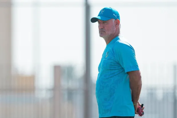 الفرنسي كريستوف غالتييه مدرب فريق نيوم (نادي نيوم)