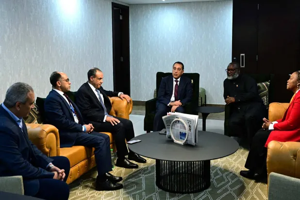 رئيس الوزراء المصري خلال لقاءات في جوهانسبرغ لتعزيز «الشراكة» مع جنوب أفريقيا (مجلس الوزراء المصري) 