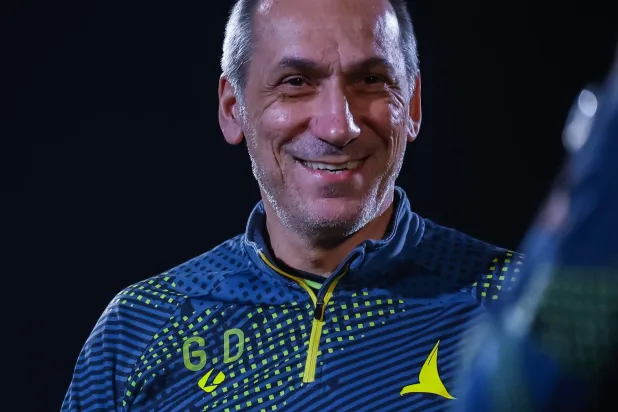 دونيس قال إن طموح فريقه كبير رغم فوارق الإمكانيات (نادي الخليج) 