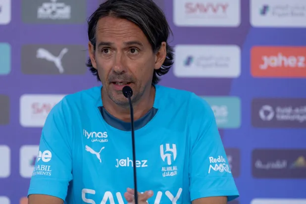 إنزاغي يتحدث خلال المؤتمر الصحافي (موقع النادي)