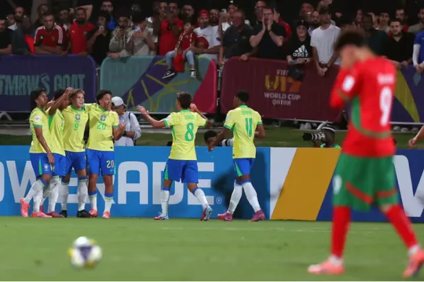 فرحة لاعبي البرازيل بهدف الفوز القاتل على المغرب (فيفا)