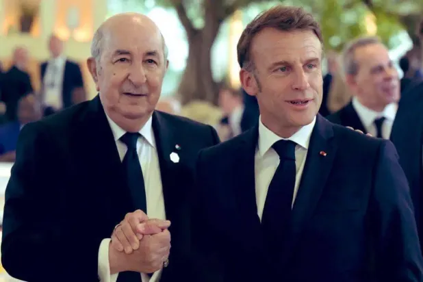 Cezayir Cumhurbaşkanı Abdulmecid Tebbun ve Fransa Cumhurbaşkanı Emmanuel Macron (Arşiv- Cezayir Cumhurbaşkanlığı)