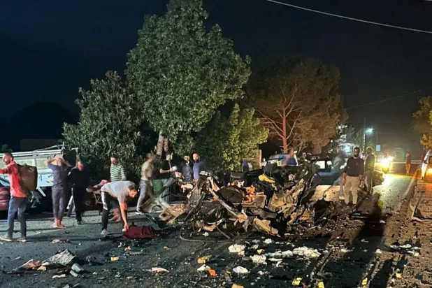 İsrail'in Frun'a düzenlediği saldırının gerçekleştiği yerden bir görüntü, (X)