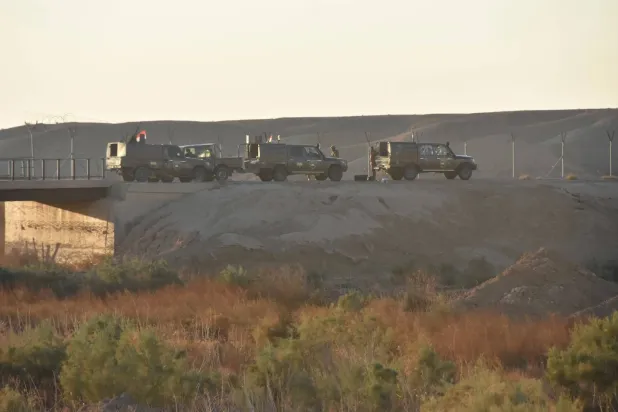 الفوج الثالث في لواء الحدود السابع ينفذ عملية تفتيش في الوديان الوعرة ضمن قاطع مسؤوليته لإدامة الاستقرار الأمني للشريط الحدودي (حساب قيادة قوات الحدود العراقية على فيسبوك)