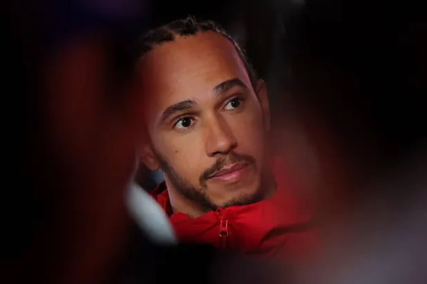 لويس هاميلتون سائق فيراري يواصل أداءه المحبط (رويترز)