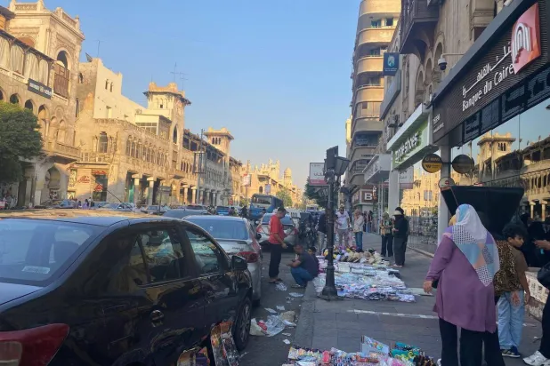 المحلات التجارية والمواقع الإلكترونية تستغل شهر نوفمبر لإغراء المصريين بالشراء (الشرق الأوسط)