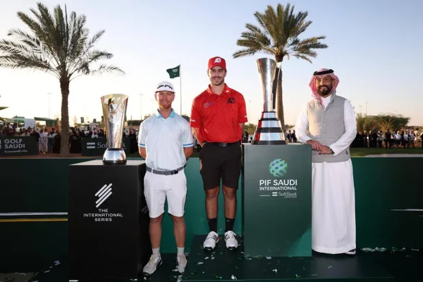 باليستر خلال مراسم التتويج باللقب (الشرق الأوسط)