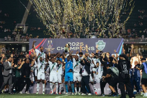 الشارع الرياضي يترقب صدور القرار النهائي في قضية السوبر السعودي (النادي الأهلي)