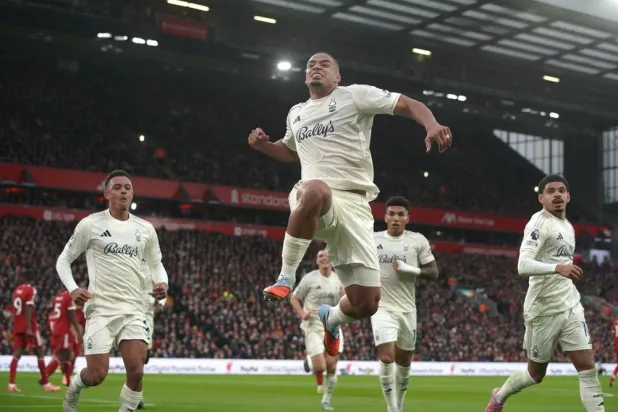  Nottingham Forest's Murillo, center, celebrates after scoring his side's opening goal during the English Premier League soccer match between Liverpool and Nottingham Forest in Liverpool, England, Saturday, Nov. 22, 2025. (AP) 