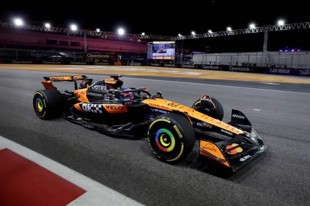  Formula One F1 - Las Vegas Grand Prix - Las Vegas Strip Circuit, Las Vegas, Nevada, United States - November 22, 2025 McLaren's Oscar Piastri in action during the race. (Reuters)