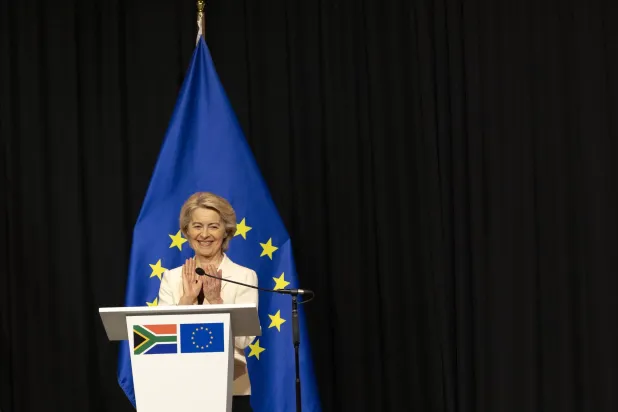  رئيسة المفوضية الأوروبية أورسولا فون دير لاين (إ.ب.أ)