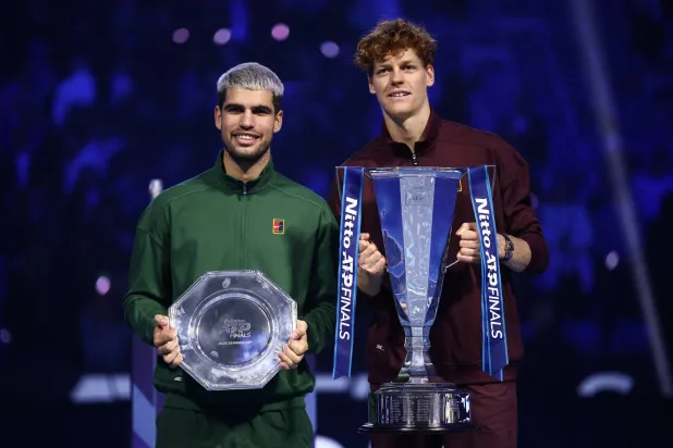 كارلوس ألكاراس ويانيك سينر (رويترز)