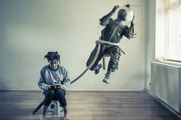 واحد من الأعمال الفنية المعروضة في المعرض (متحف بيثلم)