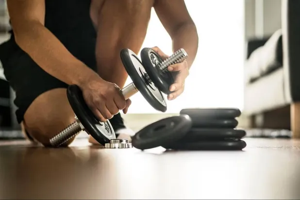 العضلات القوية مرتبطة بدماغ أكثر شباباً (كليفلاند كلينك)