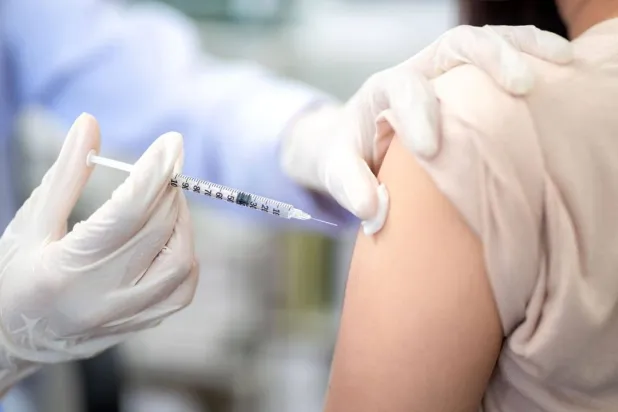 اللقاح الجديد يسيطر على أورام الكبد لدى الأطفال والشباب (جامعة جونز هوبكنز)