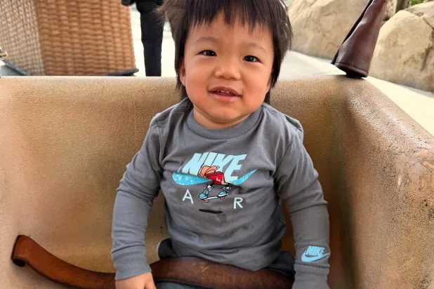 صورة لأوليفر من حساب والده على «فيسبوك»