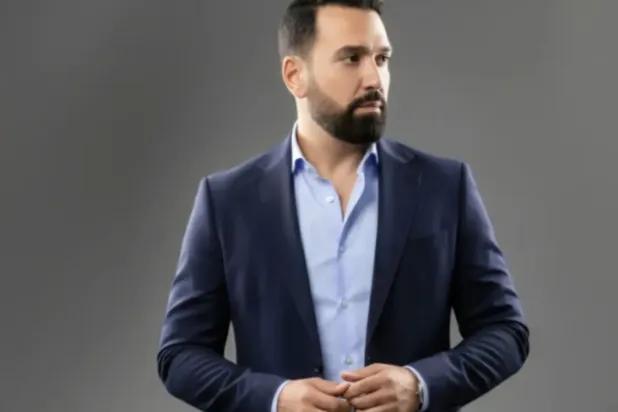 ينشغل حالياً في كتابة مسلسل «من الصفر» (طارق سويد)